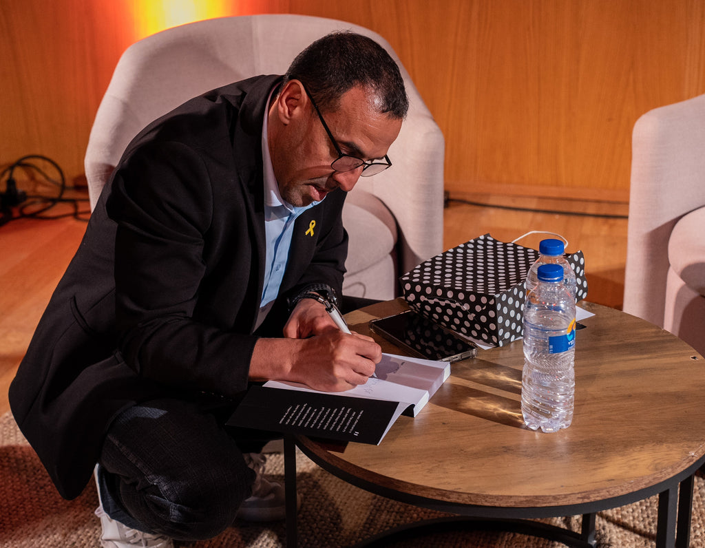 חטוף: ספרו של אלי שרעבי